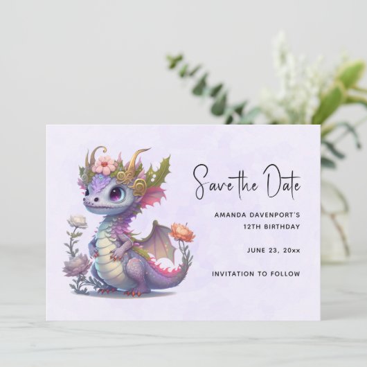 Schöner Drache mit eleganter Krone Save The Date (Stehend Vorderseite)