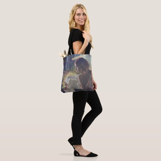Schöner Engel mit Faiasy Fantasy Art Tasche (Am Model)