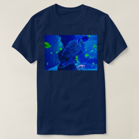 schöner Fisch im Meer T-Shirt (Design vorne)