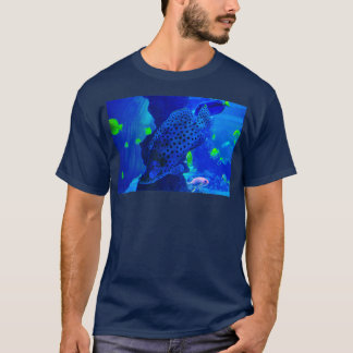 schöner Fisch im Meer T-Shirt