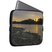 Schöner Fluss Sunrise Laptopschutzhülle (Vorne Rechts)