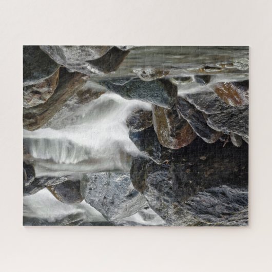 Schöner Fluss über Felsen Puzzle (Horizontal)