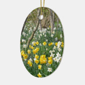 Schöner Frühlingsnarzissengarten Keramikornament (Links)