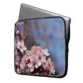 schöner Frühlingsrosa Kirschblütenbaum. Laptopschutzhülle (Vorderseite Links)