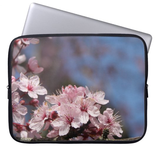 schöner Frühlingsrosa Kirschblütenbaum. Laptopschutzhülle (Vorderseite)