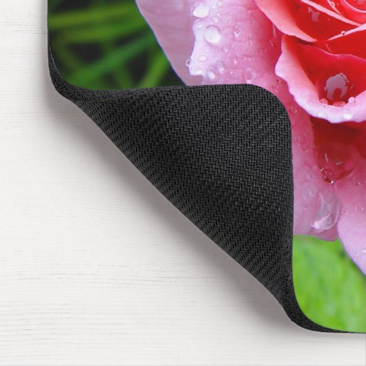 Schöner Garten-Single-nasse rosa Rose Mousepad (Ecke)