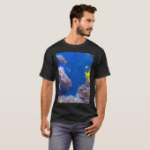 Schöner gelber Fisch. T-Shirt (Vorne ganz)