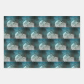 Schöner grauer Wolf im Dunkelwaldmuster Geschenkpapier Set (Vorderseite)