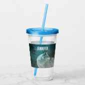 Schöner grauer Wolf in einem dunklen Wald Acryltrinkbecher (Rückseite)