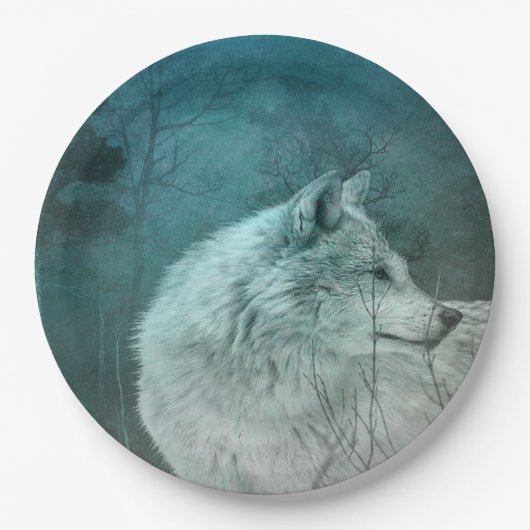 Schöner grauer Wolf in einem dunklen Wald Pappteller (Vorderseite)