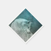 Schöner grauer Wolf in einem dunklen Wald Serviette (Ecke)