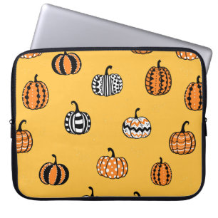 Schöner handgezogener Kürbis, nahtlos, großartig Laptopschutzhülle