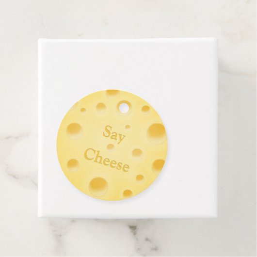 Schöner, hellgelber Käse-Slice Custom Round Geschenkanhänger (Beispiel)
