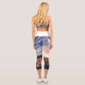 schöner Himmel über dem schlichten Capri Leggings (Rückseite)