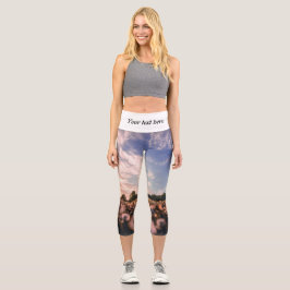 schöner Himmel über dem schlichten Capri Leggings