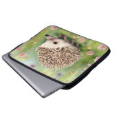 Schöner Igel mit Blume Laptopschutzhülle (Vorne Knopf)