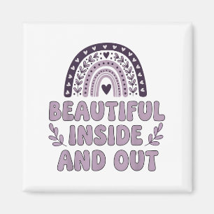 Schöner Innen- und Außensaal mit Niedlichem Regenb Magnet