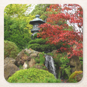 Schöner japanischer Rockgarten mit Pagoda Rechteckiger Pappuntersetzer