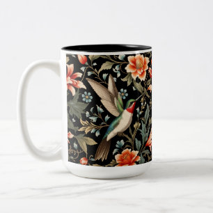 Schöner Kolibri auf dunklem floralem Hintergrund Zweifarbige Tasse