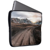 Schöner Landmanalaugar-Kies-Staubweg auf h Laptopschutzhülle (Vorne Rechts)