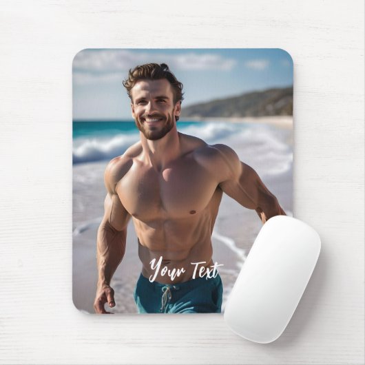 Schöner Mann am Strand Mousepad (Mit Mouse)