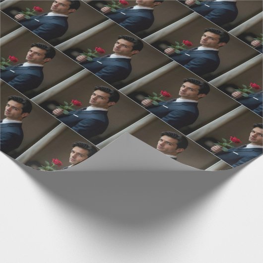 Schöner Mann mit Rote Rose Geschenkpapier (Ecke)