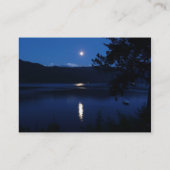Schöner Mond-Aufstieg, der weg vom See-Wasser sich Visitenkarte (Rückseite)