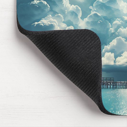 Schöner Ozean, Dock und florierende Wolken Mousepad (Ecke)