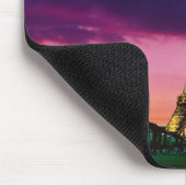 Schöner Paris-Eiffelturm nachts Mousepad (Ecke)