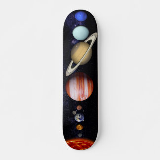 Schöner Planet im Universum Skateboard