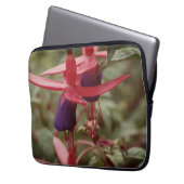 Schöner, rosa, violette Blumen Neoprenschläfer Laptopschutzhülle (Vorderseite Links)