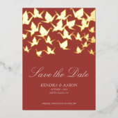 Schöner RotOrigami-Papierkran Save the Date Folieneinladung (Vorderseite)