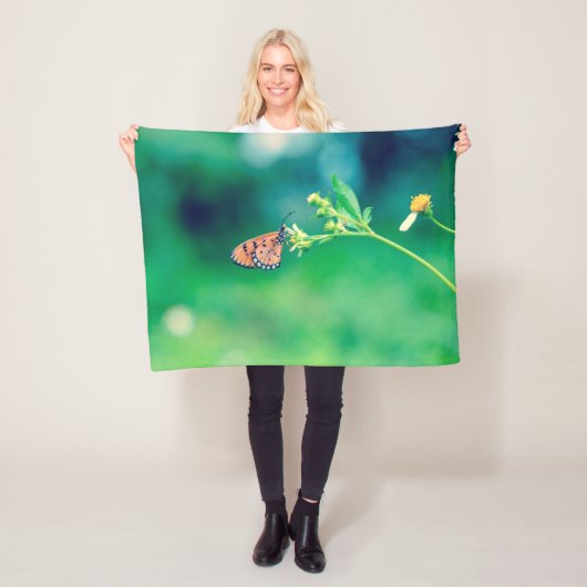 Schöner Schmetterling auf Blume #2 Fleecedecke (Beispiel)