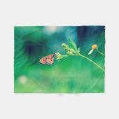 Schöner Schmetterling auf Blume #2 Fleecedecke (Vorderseite (Horizontal))