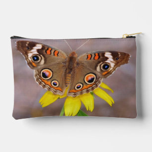 Schöner Schmetterling auf gelber Blume  Zubehörtasche