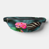 Schöner Schmetterling auf rosa Blume Bauchtasche (Ablage )