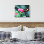 Schöner Schmetterling auf rosa Blume Leinwanddruck (Insitu (Schlafzimmer))