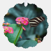 Schöner Schmetterling auf rosa Blume Ornament Karte (Rückseite)
