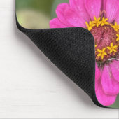 Schöner Schmetterling über Zinnia Mousepad (Ecke)