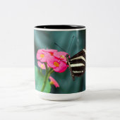 Schöner Schmetterling Zweifarbige Tasse (Mittel)