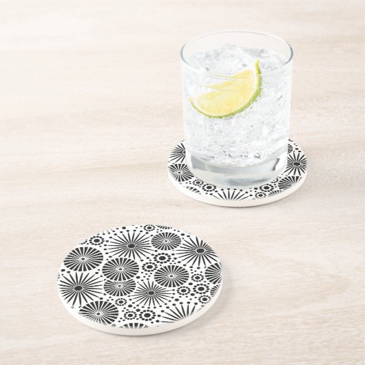 Schöner Schwarz-Weiß-Untersetzer Untersetzer (Seite)