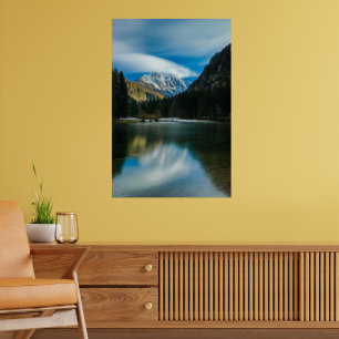 Schöner See mit Bergen Zgornje Jezersko Slo Poster