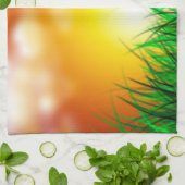 Schöner Sonnenaufgang über einem Grasfeld Geschirrtuch (Gefaltet)