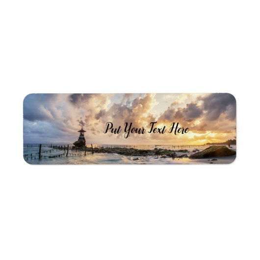 Schöner Sonnenaufgang über Strand - Nusa Penida Ba (Vorne)