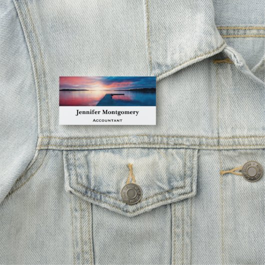 Schöner Sonnenuntergang am ruhigen See Namensschild (Beispiel)