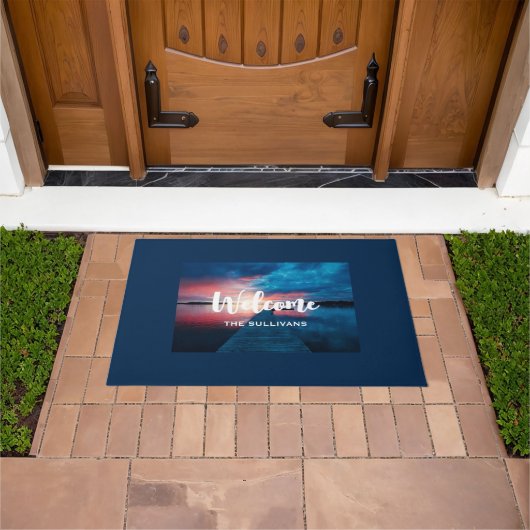 Schöner Sonnenuntergang am ruhigen See Willkommen Fußmatte (Außenbereich)