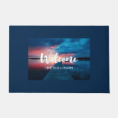 Schöner Sonnenuntergang am ruhigen See Willkommen Fußmatte (Vorderseite)