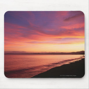 Schöner Sonnenuntergang am Strand Mousepad