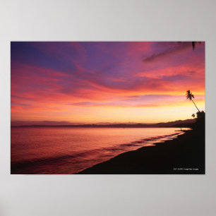 Schöner Sonnenuntergang am Strand Poster