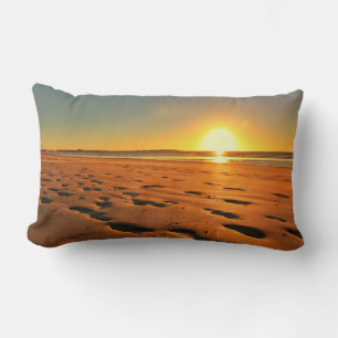 Schöner Sonnenuntergang am Strand Wurfkissen Lendenkissen